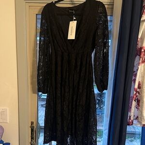 BloomChic Elegant Black Lace Long Sleeve Dress